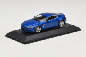 Aston Martin V8 Vantage Blue Metallic Minichamps 1:43 400137422 Metal — zdjęcie 2 z 4