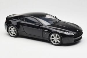 Aston Martin V8 Vantage Onyx Czarny AUTOart 1:18 70202 Metal — zdjęcie 6 z 8