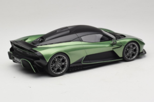 Aston Martin Valhalla Iridescent Emerald Green GT Spirit 1:18 GT558 Żywica — zdjęcie 2 z 6