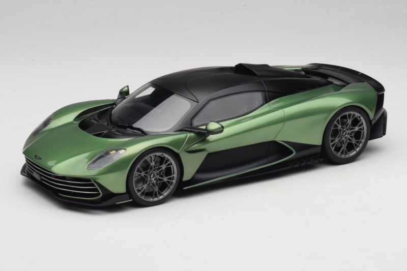 Aston Martin Valhalla Iridescent Emerald Green GT Spirit 1:18 GT558 Żywica