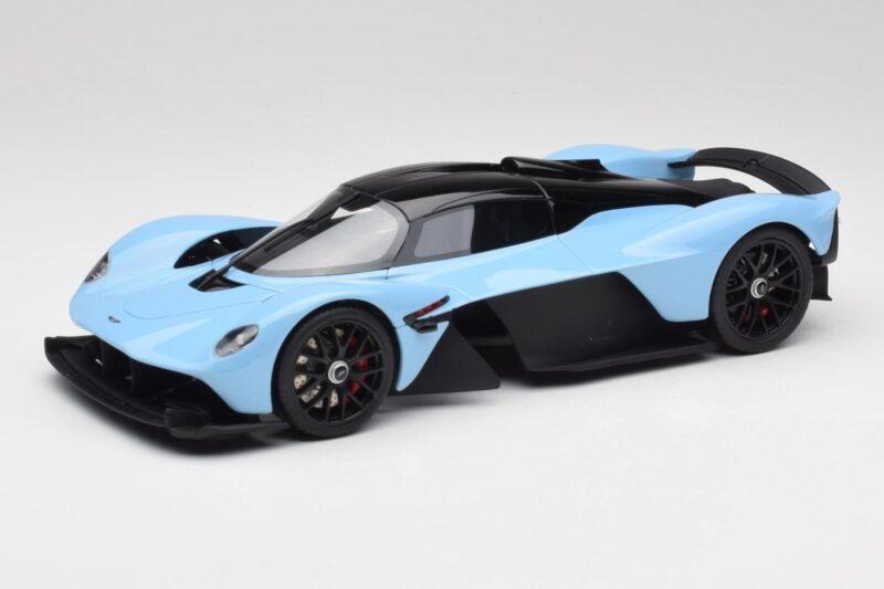 Aston Martin Valkyrie Racing Niebieski GT Spirit 1:18 GT915 Żywica