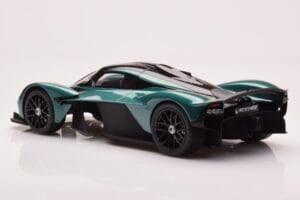 Aston Martin Valkyrie Racing Green GT Spirit 1:18 GT435 Żywica — zdjęcie 5 z 6