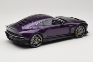 Aston Martin Valour Ciemnoniebieski GT Spirit 1:18 GT944 Żywica — zdjęcie 2 z 6
