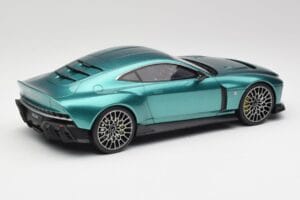 Aston Martin Valour Racing Green GT Spirit 1:18 GT480 Żywica — zdjęcie 2 z 6