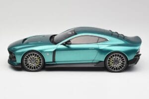 Aston Martin Valour Racing Green GT Spirit 1:18 GT480 Żywica — zdjęcie 3 z 6