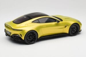 Aston Martin Vantage Cosmopolitan Yellow GT Spirit 1:18 GT514 Żywica — zdjęcie 2 z 6