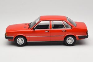 Audi 80 B2 GLS Czerwony MCG 1:18 MCG18526 Metal — zdjęcie 3 z 6
