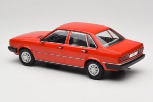 Audi 80 B2 GLS Czerwony MCG 1:18 MCG18526 Metal — zdjęcie 5 z 6