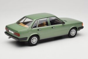 Audi 80 B2 Zielony MCG 1:18 MCG18525 Metal — zdjęcie 2 z 6