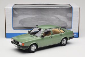 Audi 80 B2 Zielony MCG 1:18 MCG18525 Metal — zdjęcie 6 z 6