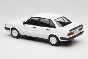 Audi 80 B2 GTE Biały MCG 1:18 MCG18527 Metal — zdjęcie 5 z 6