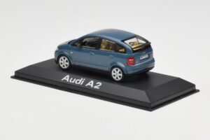 Audi A2 Blue Metallic Minichamps 1:43 20022200748005 Metal — zdjęcie 3 z 4