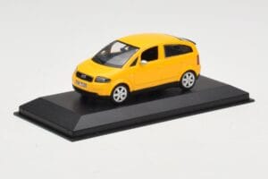 Audi A2 8Z Żółty Minichamps 1:43 AUDI005 Metal — zdjęcie 2 z 4