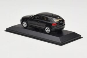 Audi A3 8P Black Metallic Minichamps 1:43 12000 Metal — zdjęcie 3 z 4