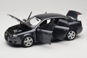 Audi A4 B7 Szary Metalik Minichamps 1:18 100014400 Metal — zdjęcie 2 z 8