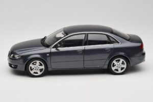Audi A4 B7 Szary Metalik Minichamps 1:18 100014400 Metal — zdjęcie 4 z 8