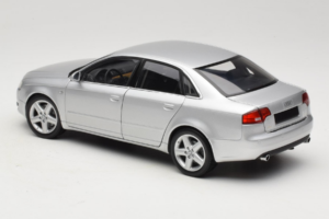 Audi A4 B7 Srebrny Minichamps 1:18 100014402 Metal — zdjęcie 7 z 8