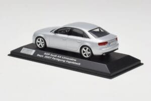Audi A4 B8 3.2 Quattro Ice Srebrny Minichamps 1:43 5010704113 Metal — zdjęcie 3 z 4