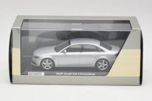 Audi A4 B8 3.2 Quattro Ice Srebrny Minichamps 1:43 5010704113 Metal — zdjęcie 4 z 4