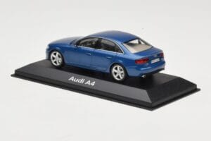 Audi A4 B8 3.2 Quattro Aruba Blue Minichamps 1:43 5010704123 Metal — zdjęcie 3 z 4