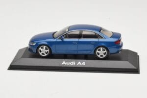 Audi A4 B8 3.2 Quattro Aruba Blue Minichamps 1:43 5010704123 Metal