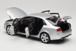 Audi A4 B8 3.2 Quattro Srebrny Minichamps 1:18 5010404115 Metal — zdjęcie 5 z 8
