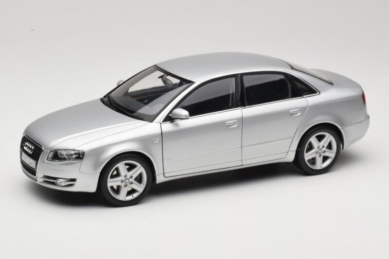Audi A4 B8 3.2 Quattro Srebrny Minichamps 1:18 5010404115 Metal