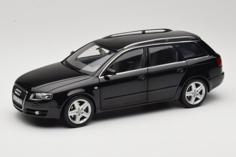 Audi A4 B8 Avant 3.2 Quattro Czarny Minichamps 1:18 5010404225 Metal