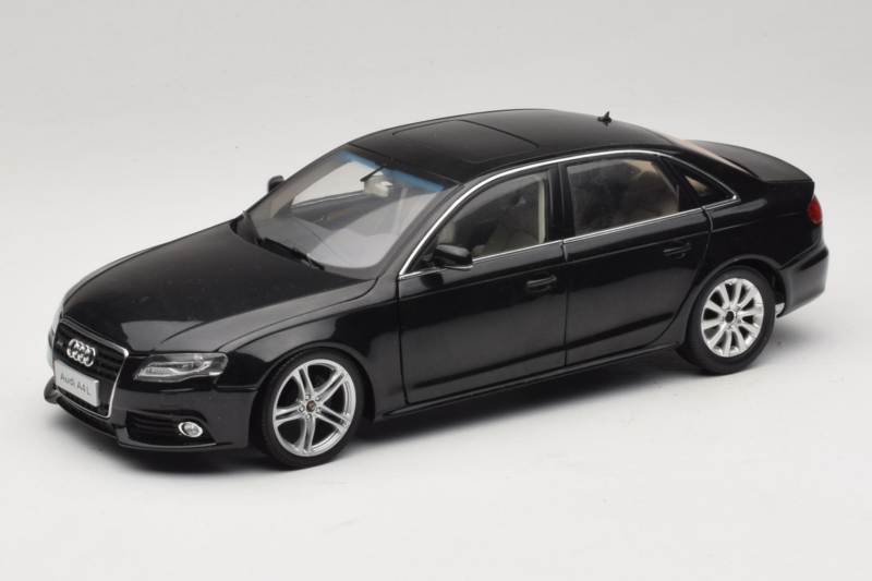 Audi A4L B8 Czarny Paudi Model 1:18 AUDI012 Metal