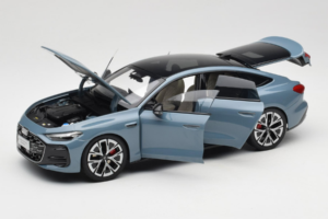 Audi A5L Sportback Niebieskoszary OEM 1:18 ZAM60004B Metal — zdjęcie 2 z 8