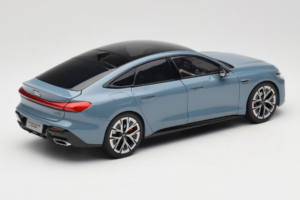 Audi A5L Sportback Niebieskoszary OEM 1:18 ZAM60004B Metal — zdjęcie 3 z 8