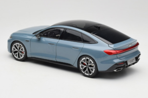 Audi A5L Sportback Niebieskoszary OEM 1:18 ZAM60004B Metal — zdjęcie 7 z 8