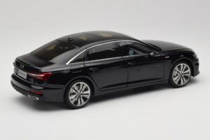 Audi A6L C8 Czarny Paudi Model 1:18 42499 Metal — zdjęcie 3 z 8