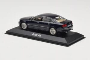 Audi A8 D3 Blue Metallic Light Interior Minichamps 1:43 20000001386003 Metal — zdjęcie 3 z 4