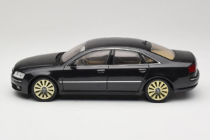 Audi A8 D3 W12 Czarny Kyosho 1:18 5010508135 Metal — zdjęcie 4 z 8