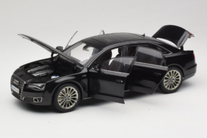 Audi A8L D3 W12 Phantom Black Kyosho 1:18 5011008125 Metal — zdjęcie 2 z 8