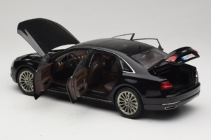 Audi A8L D3 W12 Phantom Black Kyosho 1:18 5011008125 Metal — zdjęcie 5 z 8
