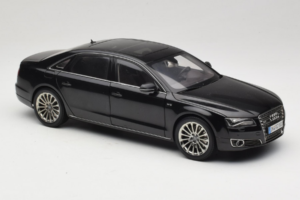 Audi A8L D3 W12 Phantom Black Kyosho 1:18 5011008125 Metal — zdjęcie 6 z 8