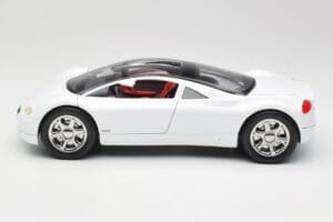 Audi Avus Quattro Alpine White Revell 1:18 08913 Metal — zdjęcie 4 z 8