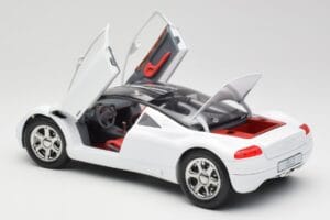 Audi Avus Quattro Alpine White Revell 1:18 08913 Metal — zdjęcie 5 z 8