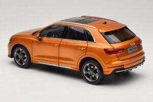 Audi Q3 F3 Orange Metallic Paudi Model 1:18 05962Q32019 Metal — zdjęcie 7 z 8