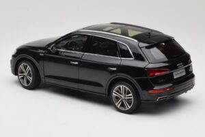 Audi Q5L FY Czarny Paudi Model 1:18 26732 Metal — zdjęcie 7 z 8