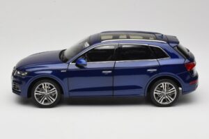 Audi Q5L FY Niebieski Paudi Model 1:18 33729 Metal — zdjęcie 4 z 8