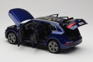 Audi Q5L FY Niebieski Paudi Model 1:18 33729 Metal — zdjęcie 5 z 8