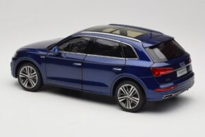 Audi Q5L FY Niebieski Paudi Model 1:18 33729 Metal — zdjęcie 7 z 8