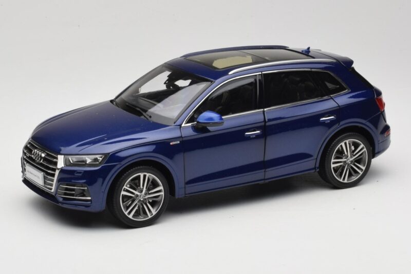 Audi Q5L FY Niebieski Paudi Model 1:18 33729 Metal
