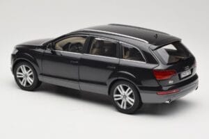 Audi Q7 4L Lava Grey Minichamps 1:18 5010507625 Metal — zdjęcie 7 z 8