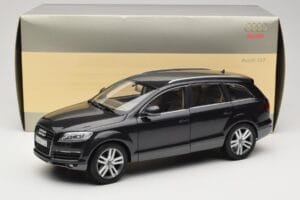 Audi Q7 4L Lava Grey Minichamps 1:18 5010507625 Metal — zdjęcie 8 z 8