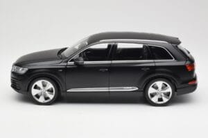 Audi Q7 4M Matowy Czarny Minichamps 1:18 110014001 Metal — zdjęcie 4 z 8