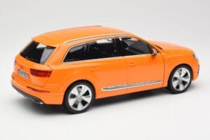 Audi Q7 4M Pomarańczowy Metallic Minichamps 1:18 110014004 Metal — zdjęcie 3 z 8